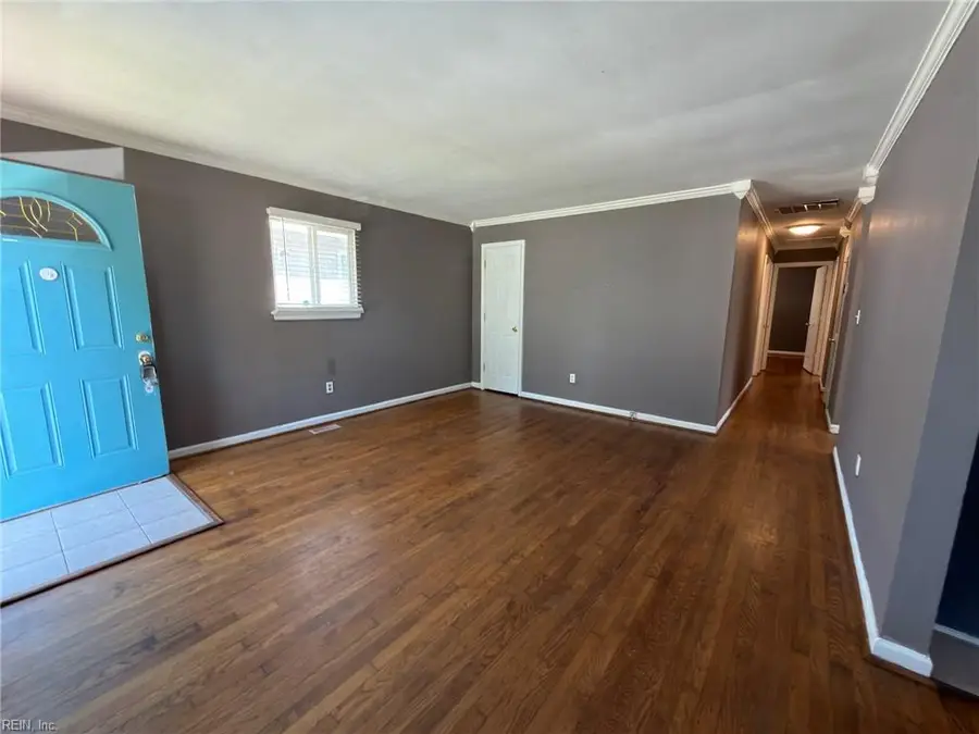 216 Kelly Avenue W, Hampton, VA 23663 - #2