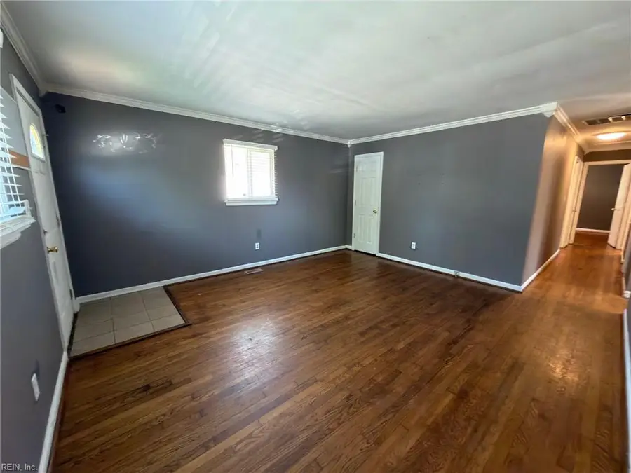 216 Kelly Avenue W, Hampton, VA 23663 - #3