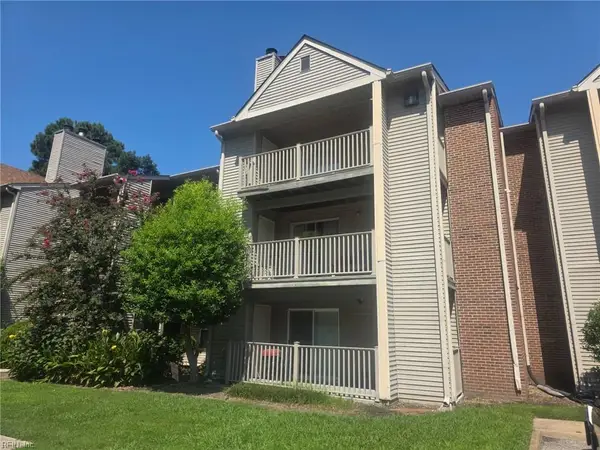 535 Pineland Circle #302, Newport News, VA 23602