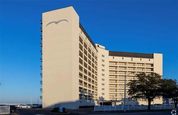 100 Ocean View Avenue E #810, Norfolk, VA 23503