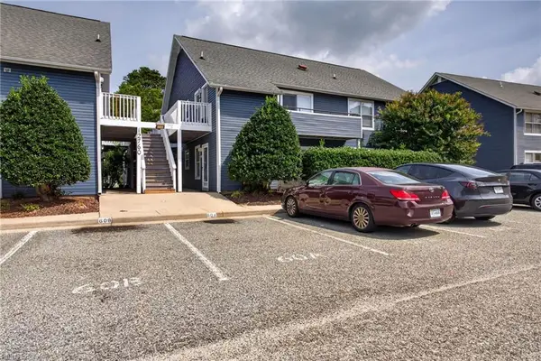 12760 St. James Place #F, Newport News, VA 23608