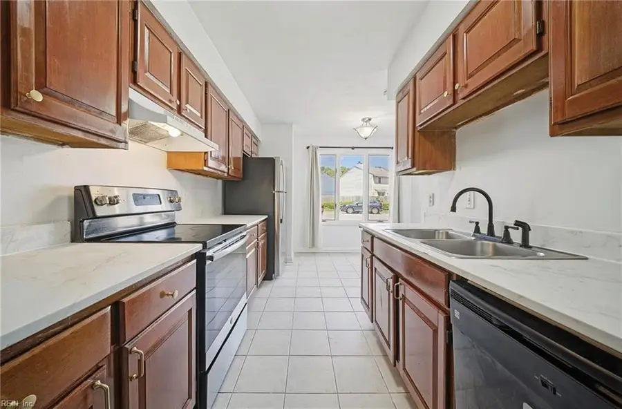 3527 Radford Circle, Chesapeake, VA 23321 - #3