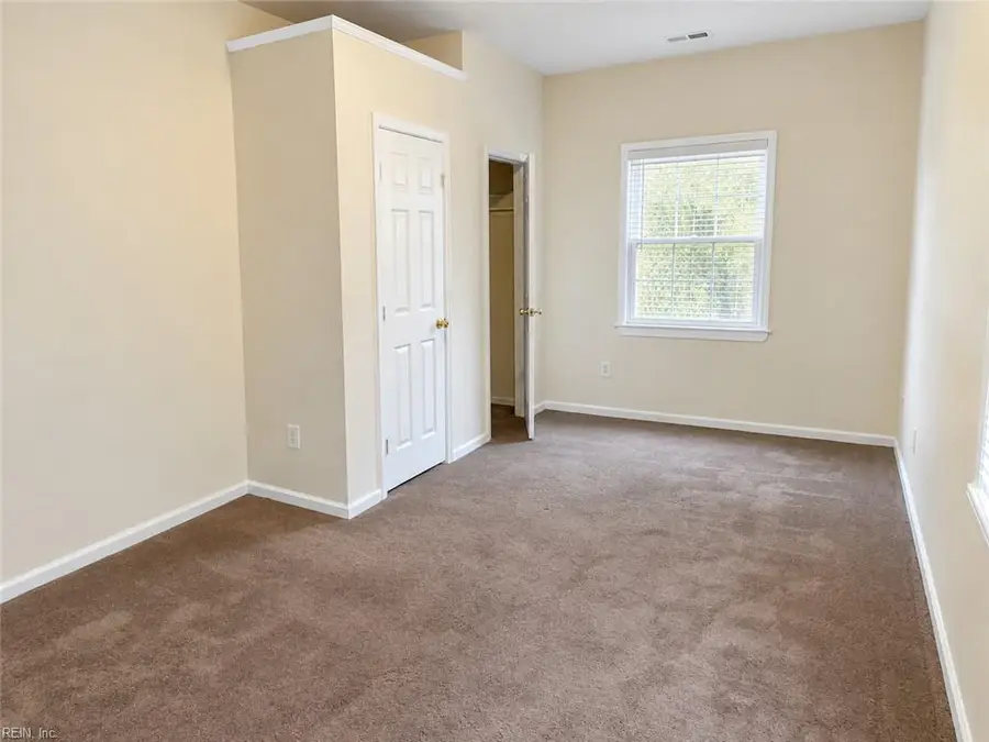 327 W 30th Street, Norfolk, VA 23508 - #3