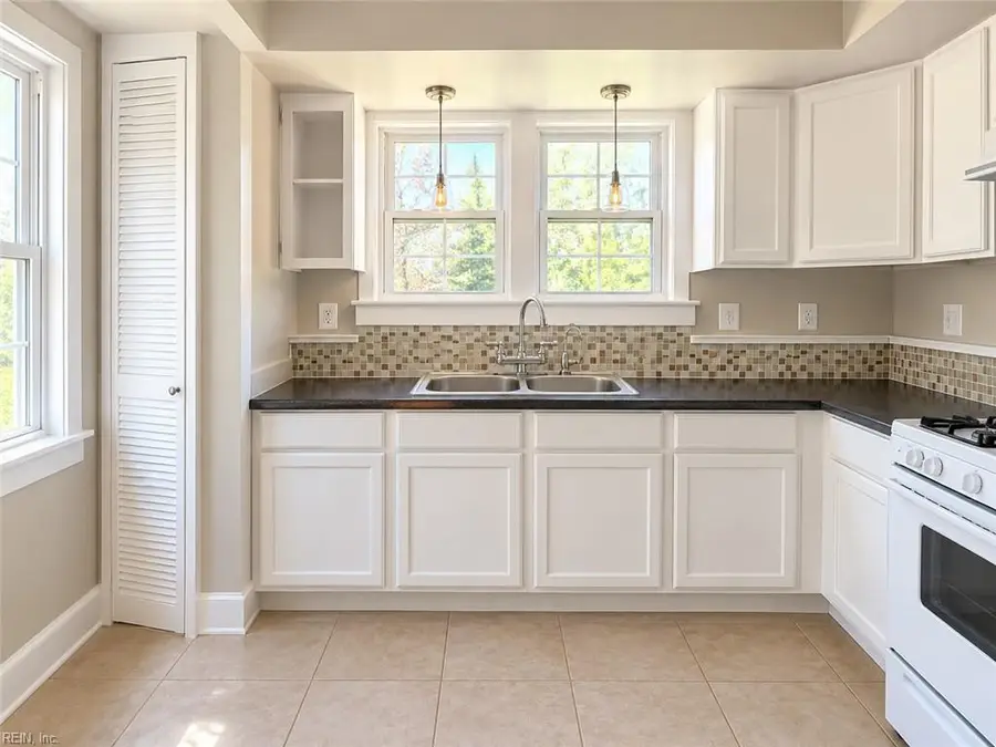 3605 Victoria Boulevard, Hampton, VA 23661 - #2