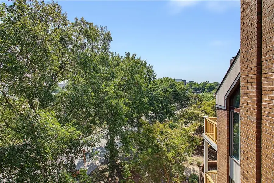 696 Mowbray Arch #960, Norfolk, VA 23507 - #2