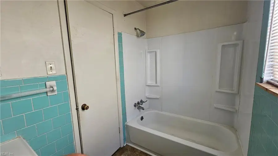 656 20th Street, Newport News, VA 23607 - #3