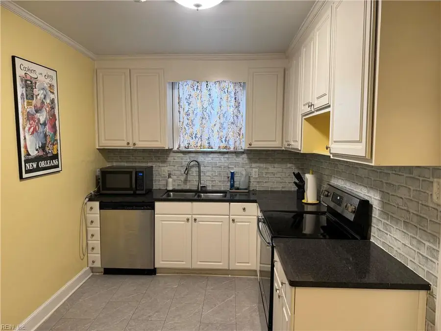 264 James River Drive, Newport News, VA 23601 - #2