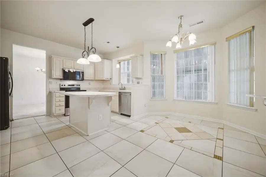 3884 Donnington Drive, Virginia Beach, VA 23456 - #2