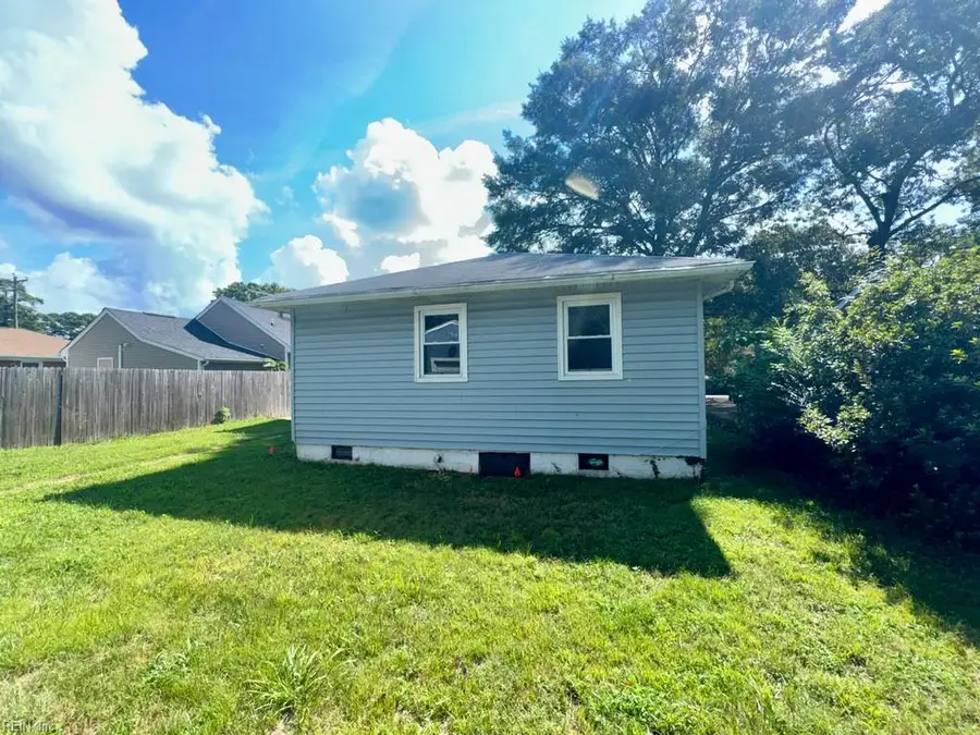 1605 Hawthorne Drive, Chesapeake, VA 23325 - #2