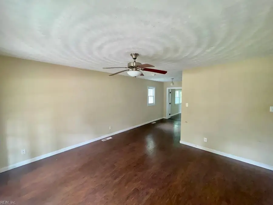 2514 Narrow Street, Chesapeake, VA 23324 - #3