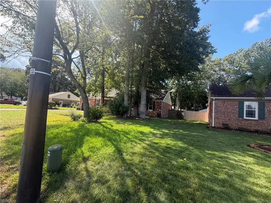 620 Emerald Court, Chesapeake, VA 23320 - #3