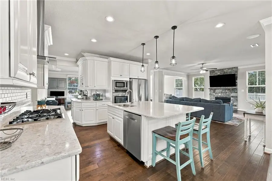 404 Foxgate Court, Chesapeake, VA 23322 - #3