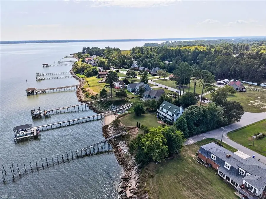 9228 Wigneil Street, Suffolk, VA 23433 - #2