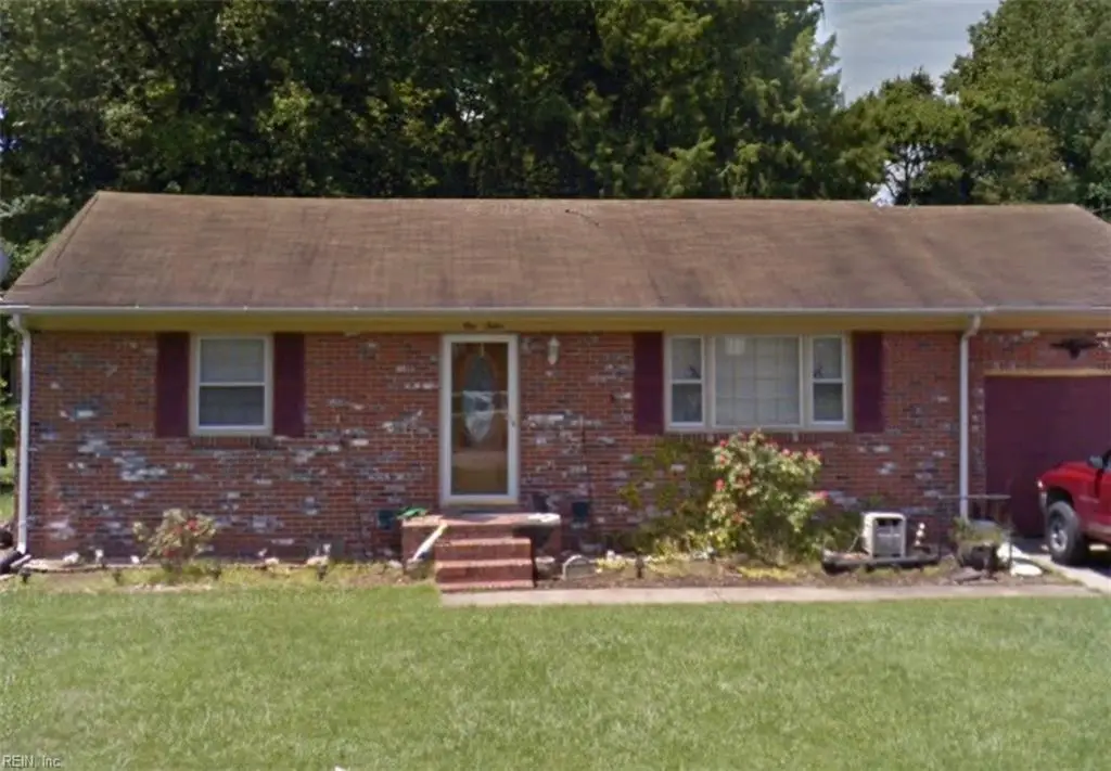 112 Clover Drive, Chesapeake, VA 23322 - #1