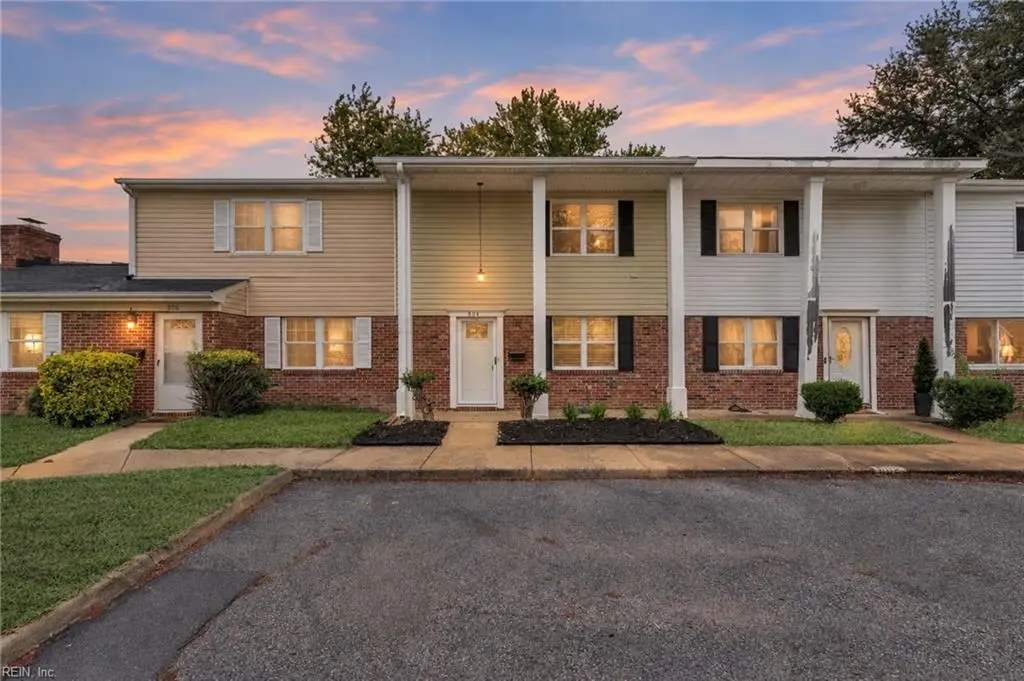804 S Grosvenor Court, Virginia Beach, VA 23462 - #1