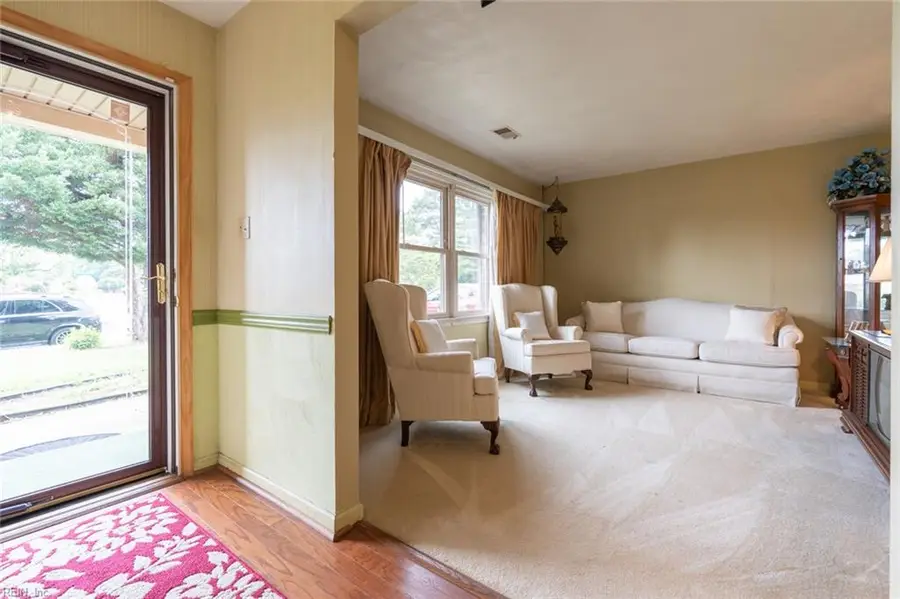 936 Parkland Lane, Virginia Beach, VA 23464 - #3