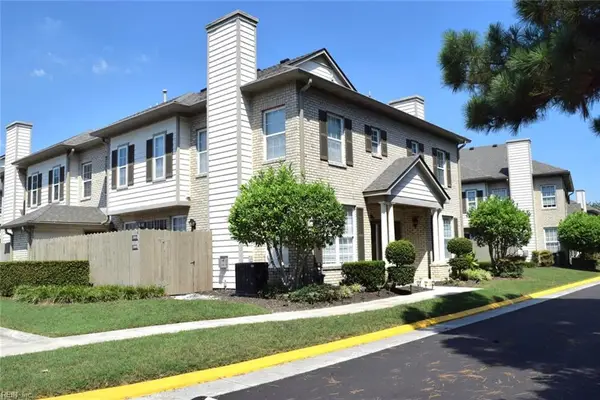 2004 Smallbrooke Court, Virginia Beach, VA 23454