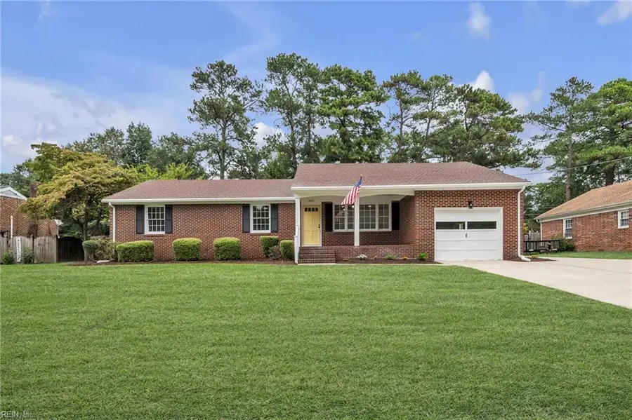 2821 Meadow Wood Dr E Drive, Chesapeake, VA 23321 - #2