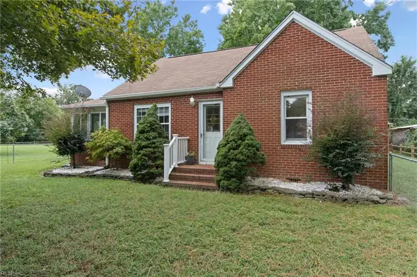 6092 Allmondsville Road, Gloucester, VA 23061