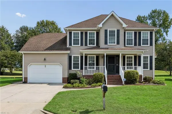 423 Las Gaviotas Boulevard, Chesapeake, VA 23322