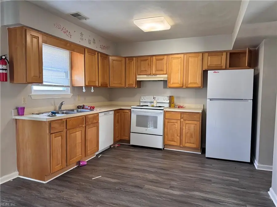 3213 Wimbledon Way, Virginia Beach, VA 23453 - #3