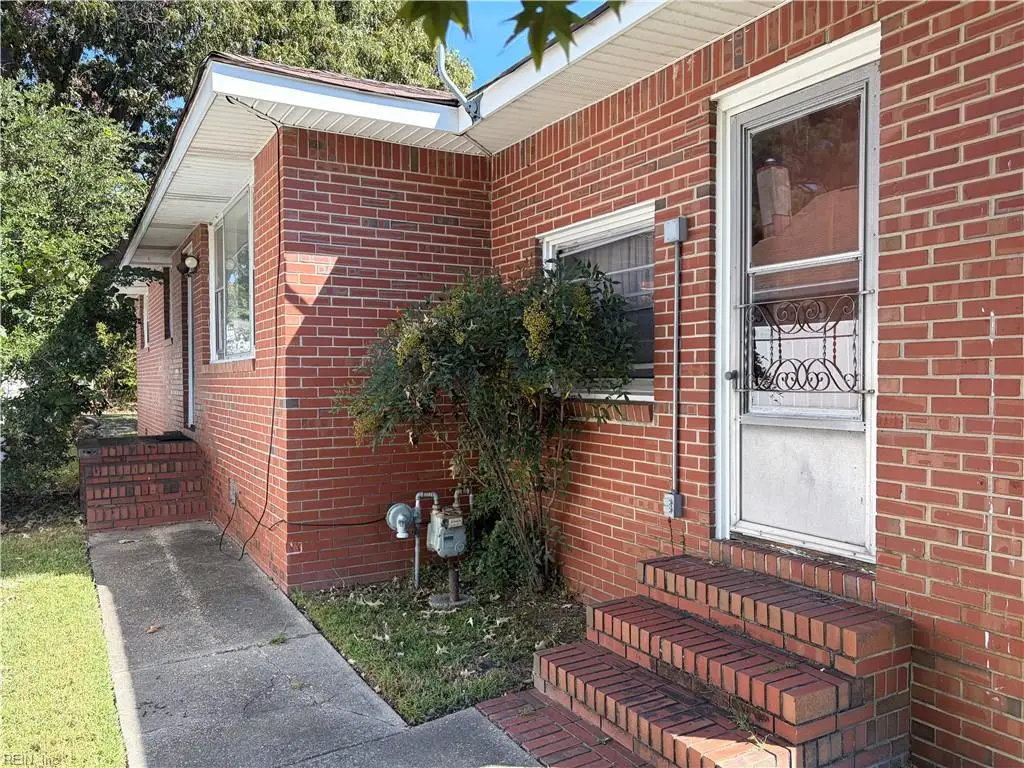 214 W Government Avenue, Norfolk, VA 23503 - #1