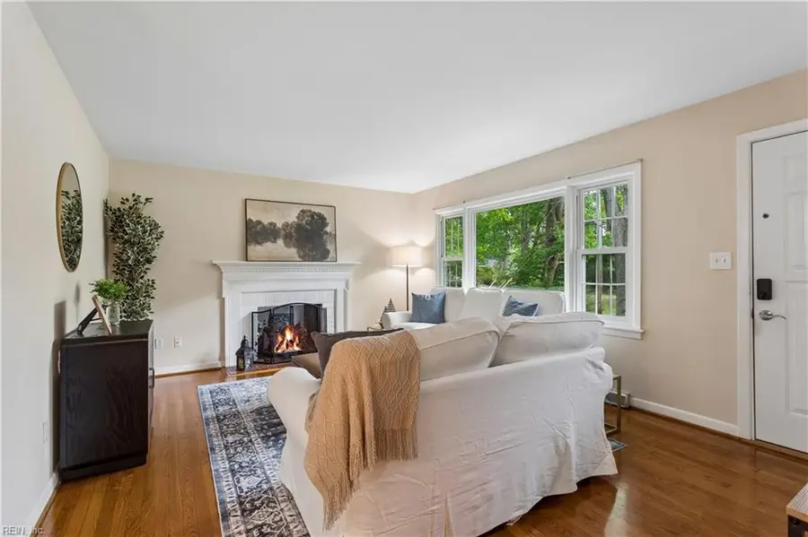 214 Greenland Dr, Yorktown, VA 23693 - #2