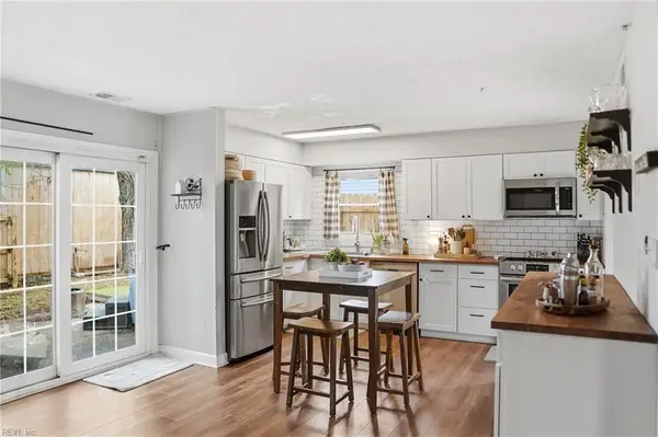 5512 New Colony Drive, Virginia Beach, VA 23464