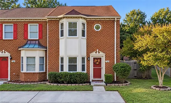 758 Creekside Crescent, Chesapeake, VA 23320