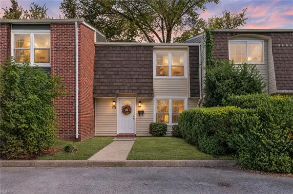 978 Level Green Boulevard, Virginia Beach, VA 23464