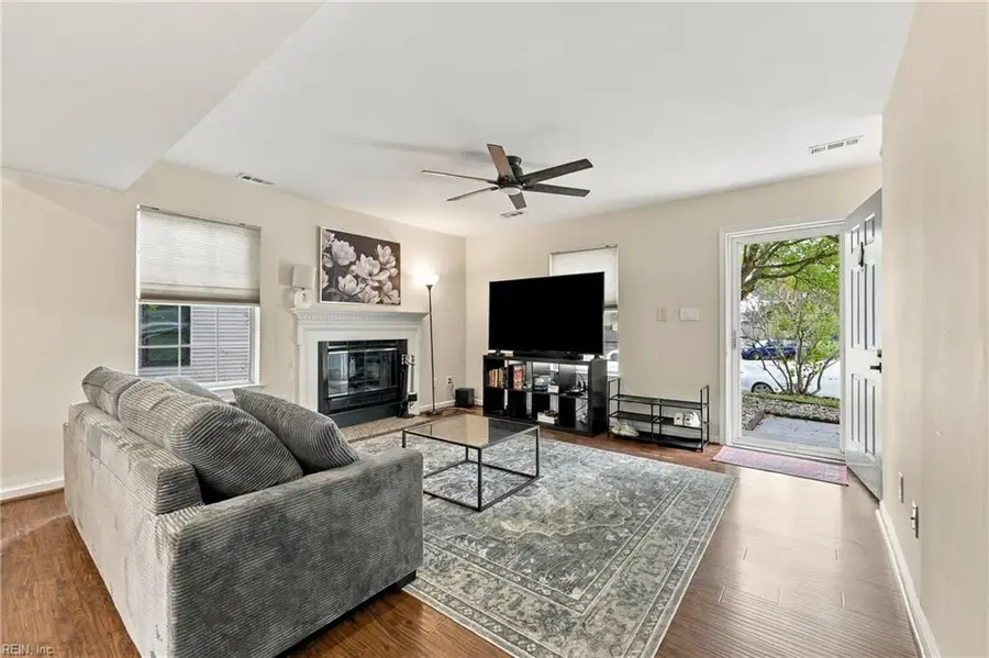 828 Maywood Circle, Newport News, VA 23608 - #2