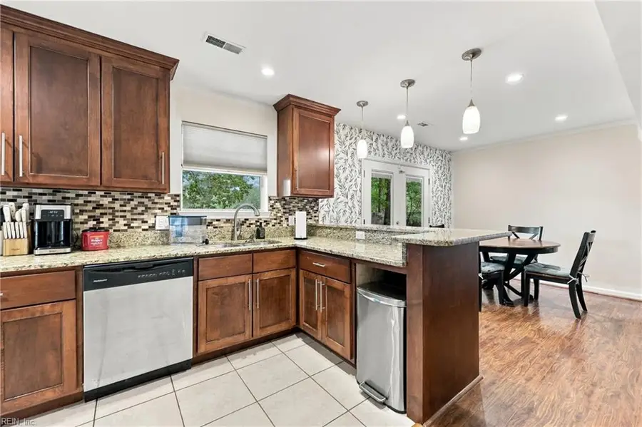 828 Maywood Circle, Newport News, VA 23608 - #3