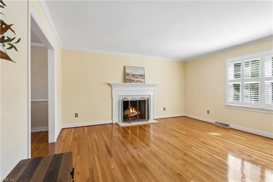 11 Royall Place, Newport News, VA 23606 - #3