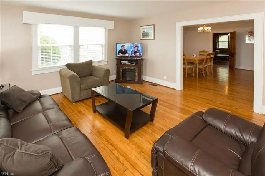 404 26th Street #A, Virginia Beach, VA 23451 - #3