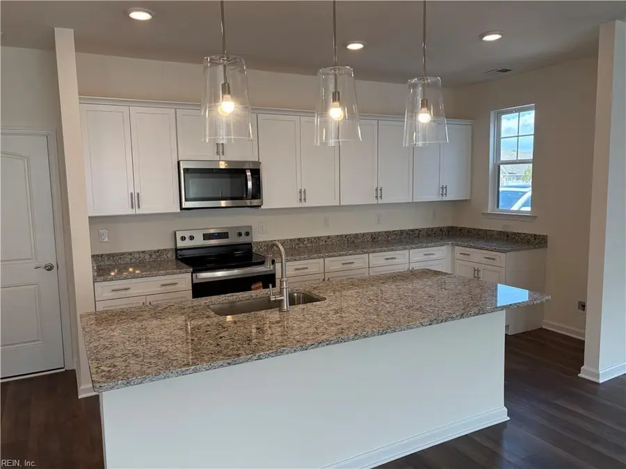 211 Oxford Avenue, Smithfield, VA 23430 - #2
