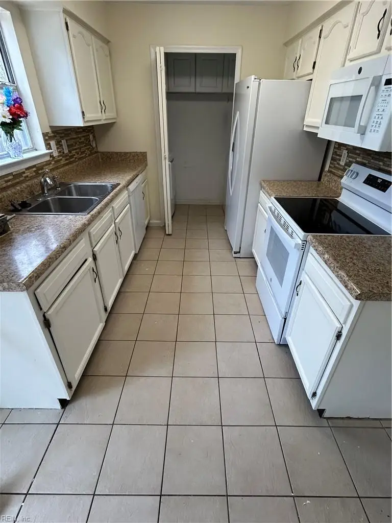 306 Holly Glen Drive, Chesapeake, VA 23325 - #2