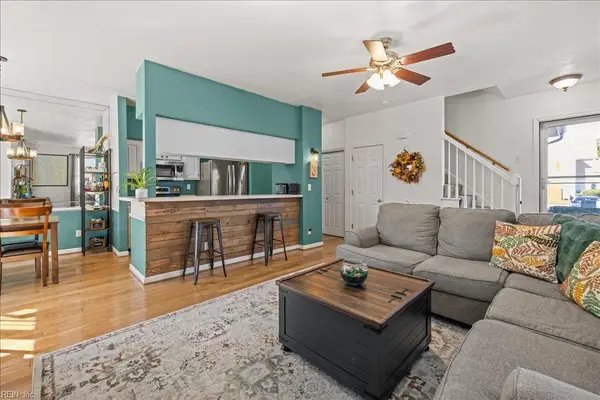 516 Willow Green Court, Chesapeake, VA 23320