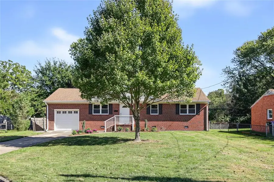 516 Brentwood Drive, Newport News, VA 23601 - #2