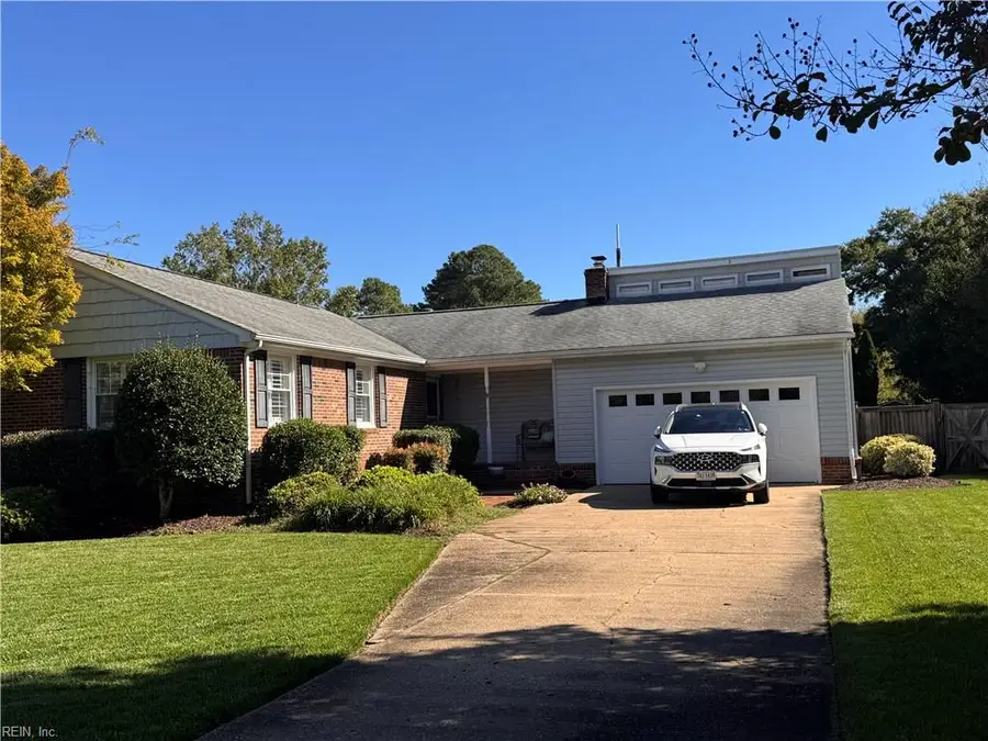 816 Queen Elizabeth Drive, Virginia Beach, VA 23452 - #2