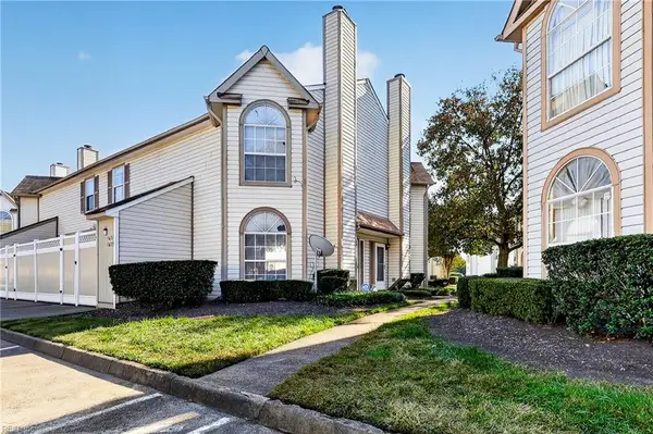 3637 Essex Pond Quay, Virginia Beach, VA 23462
