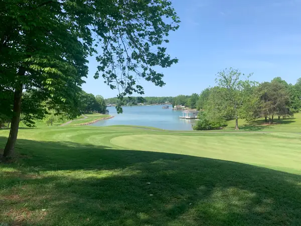 13A-1 Waters Edge Dr, Penhook, VA 24137