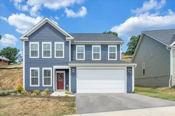 2130 Kings Walk Dr Ne, Roanoke, VA 24012