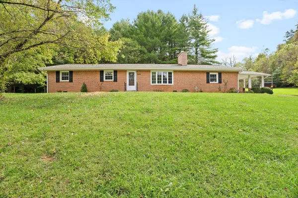 2560 Fishers View Rd, Shawsville, VA 24162