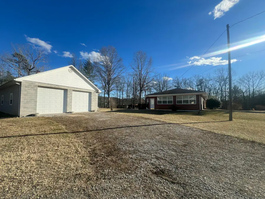 307 Virginia Mineral Springs Rd, New Castle, VA 24127 - #2