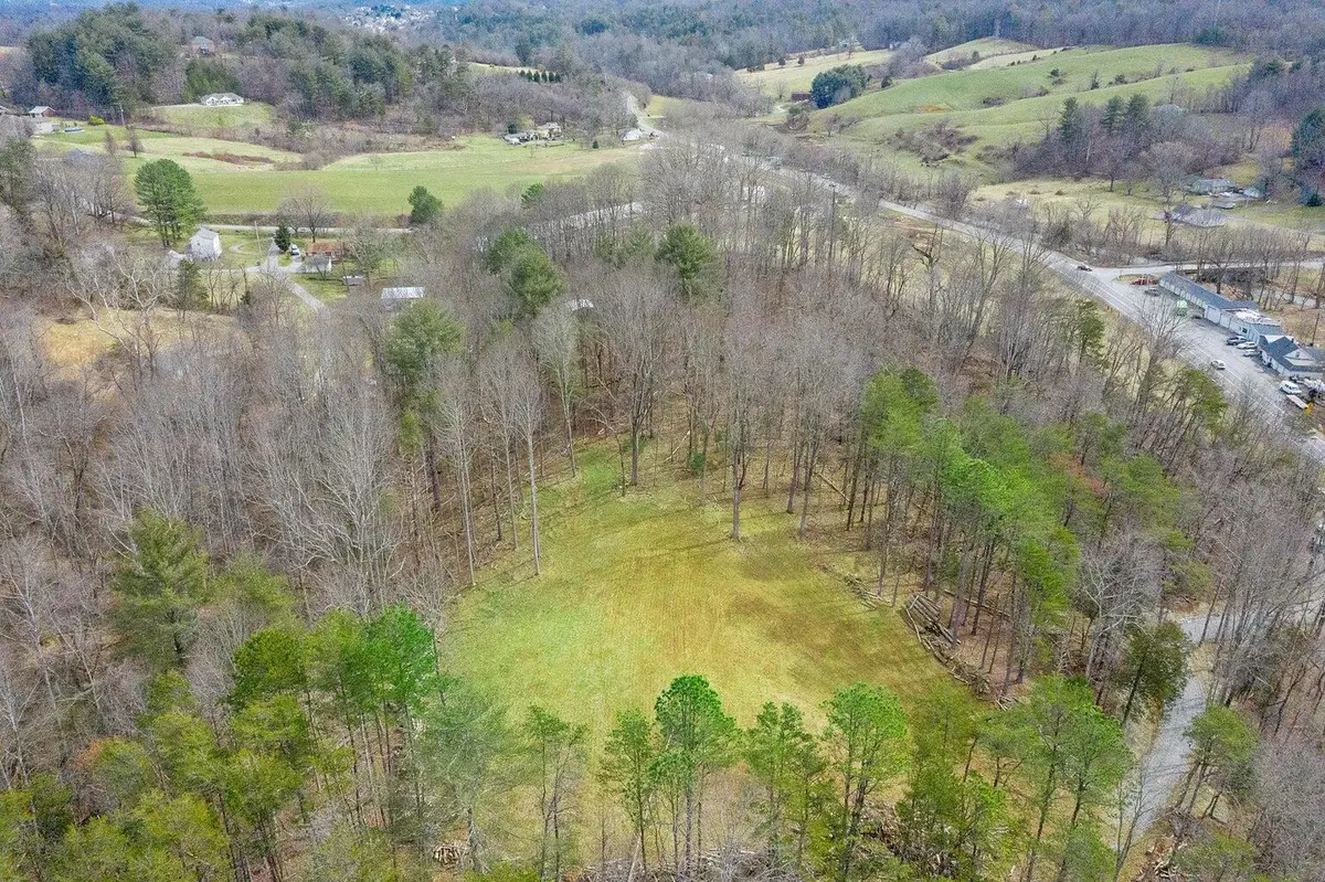 6427 Bent Mountain Rd, Windsor Hills, VA 24018 - #1
