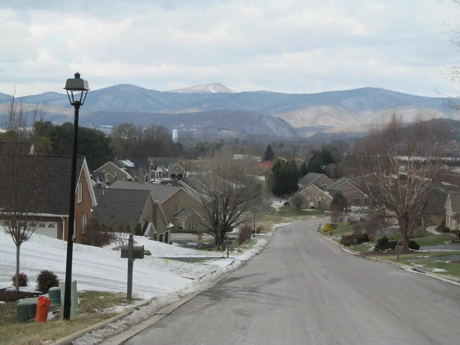 310 Stoneledge Dr, Roanoke, VA 24019 - #3