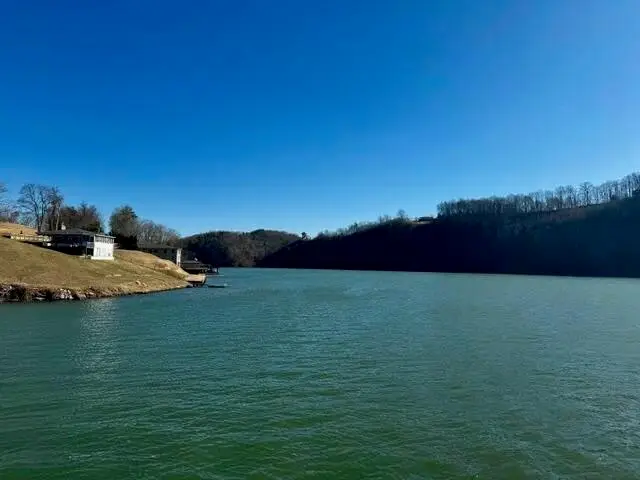 5588 Nunn Hollow Rd, Hiwassee, VA 24347 - #3