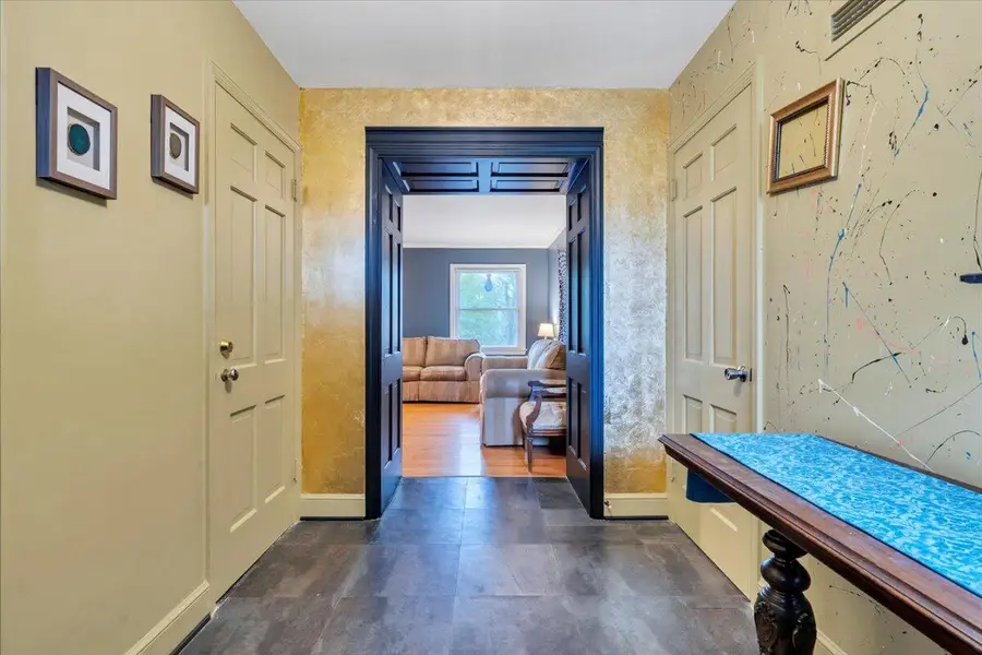 215 Chestnut St, Salem, VA 24153 - #3