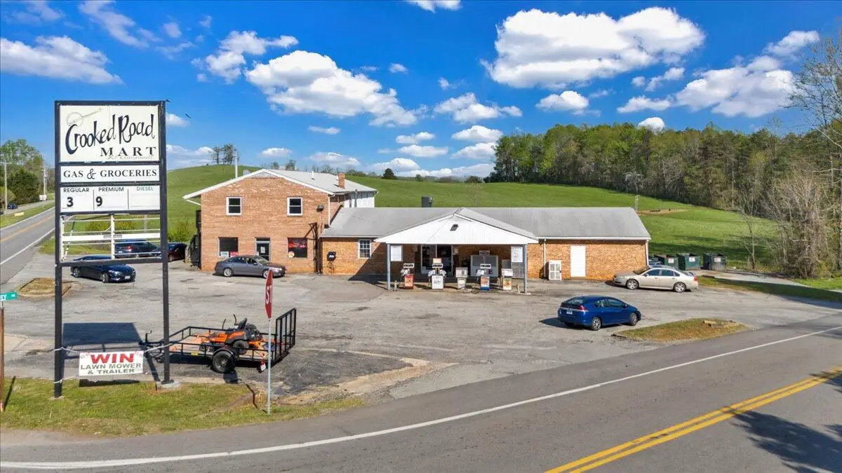 14189 Franklin St, Ferrum, VA 24088 - #1