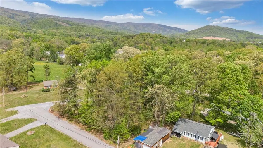 3713 Shelor Ave, Salem, VA 24153 - #3